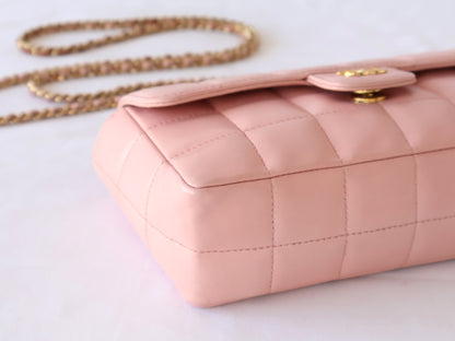 Vintage Chanel Pink Lambskin Quilted Mini Chocolate Bar Camellia Flap