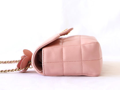 Vintage Chanel Pink Lambskin Quilted Mini Chocolate Bar Camellia Flap